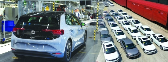 大眾首款在華量產(chǎn)電動(dòng)車落地，產(chǎn)業(yè)鏈迎成長新機(jī)遇